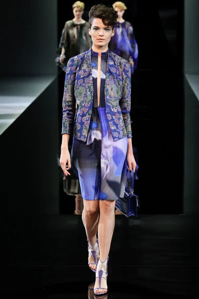 Look 18
